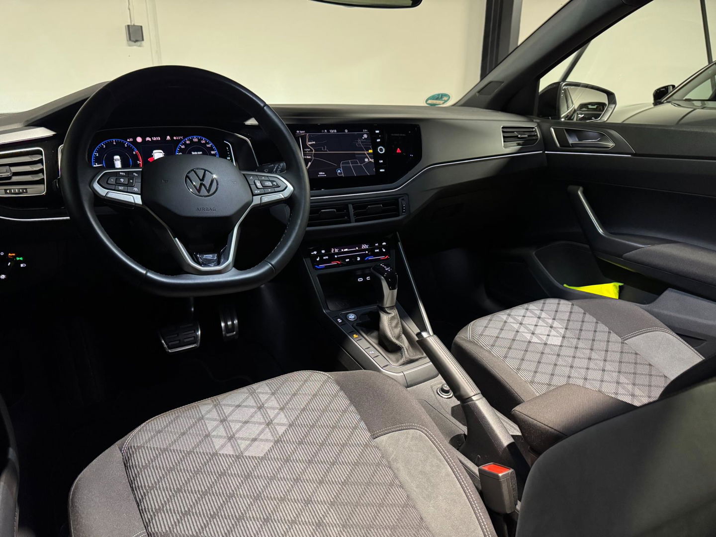 Volkswagen Polo 1.0 TSI R-Line PANO KEYLESS VOL