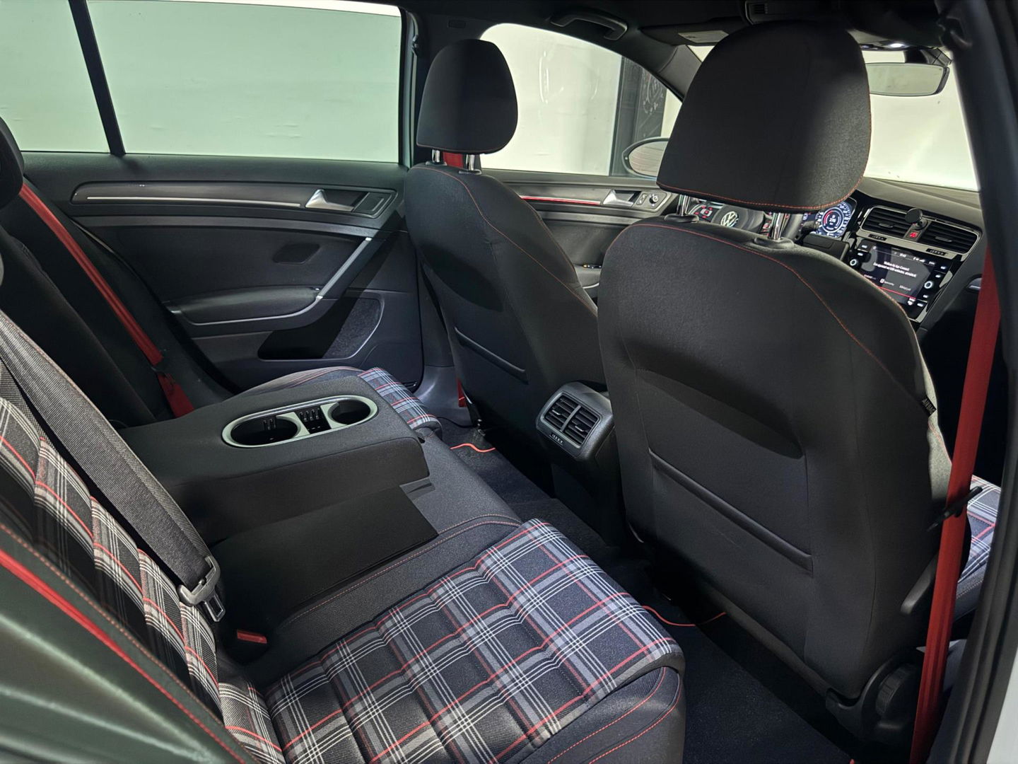 Volkswagen Golf 2.0 TSI GTI Performance CAM PDC