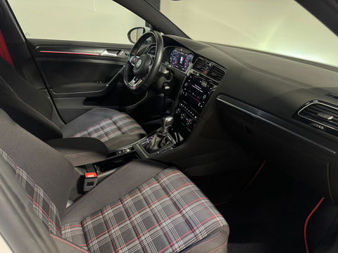 Volkswagen Golf 2.0 TSI GTI Performance CAM PDC