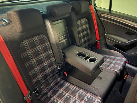 Volkswagen Golf 2.0 TSI GTI Performance CAM PDC
