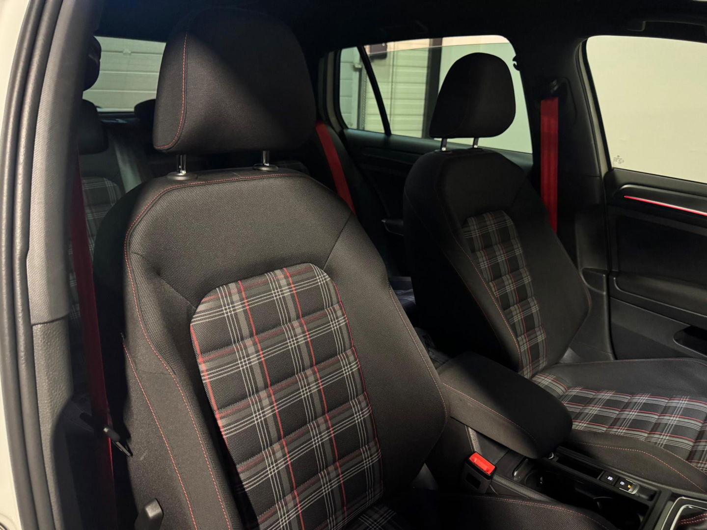 Volkswagen Golf 2.0 TSI GTI Performance CAM PDC