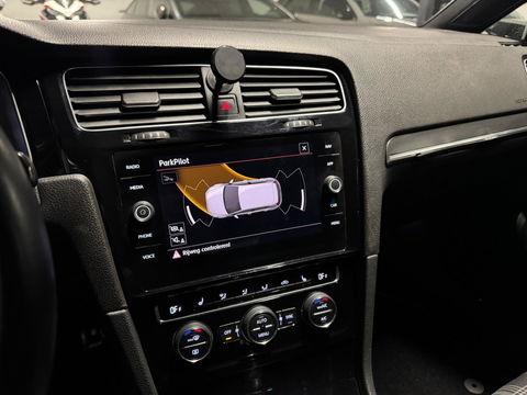 Volkswagen Golf 2.0 TSI GTI Performance CAM PDC