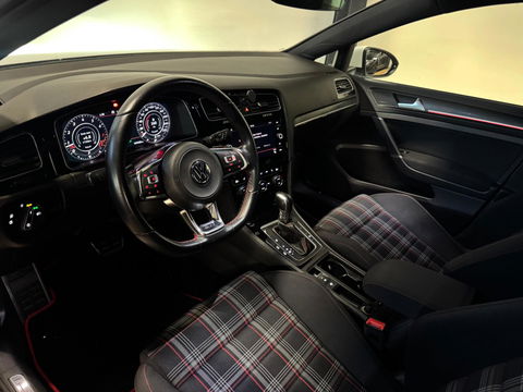 Volkswagen Golf 2.0 TSI GTI Performance CAM PDC