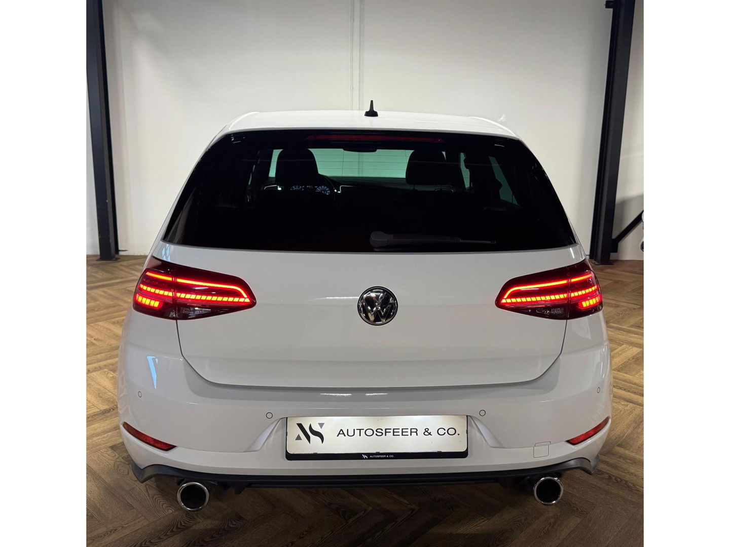Volkswagen Golf 2.0 TSI GTI Performance CAM PDC