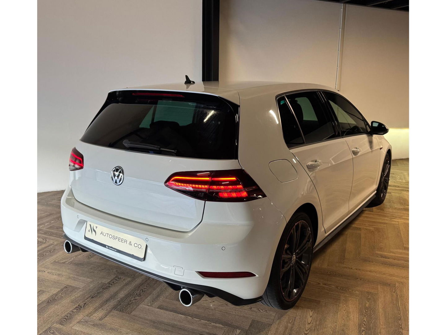 Volkswagen Golf 2.0 TSI GTI Performance CAM PDC