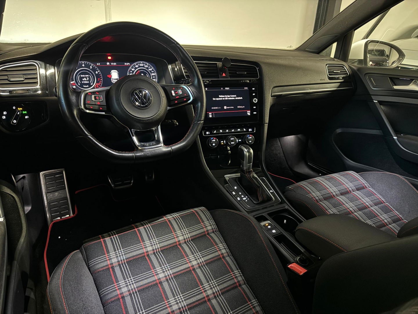 Volkswagen Golf 2.0 TSI GTI Performance CAM PDC