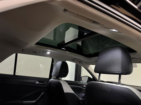 Volkswagen T-Roc 1.5 TSI Sport ACC PANO'