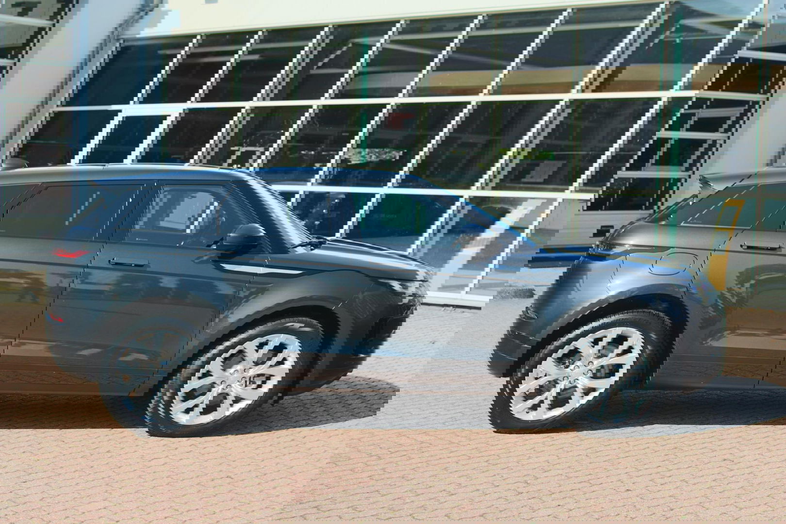Land Rover Range Rover Evoque 1.5 P300e AWD SE Schuifkanteldak/ DAB+