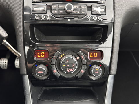 Peugeot 308 CC 1.6 THP Noir & Blanc *FULL-LEATHER | NAVI-FULLMAP | AIR-SCARF | SPORT/HEATED-SEATS | ECC | PDC | CRUISE | 18''ALU*
