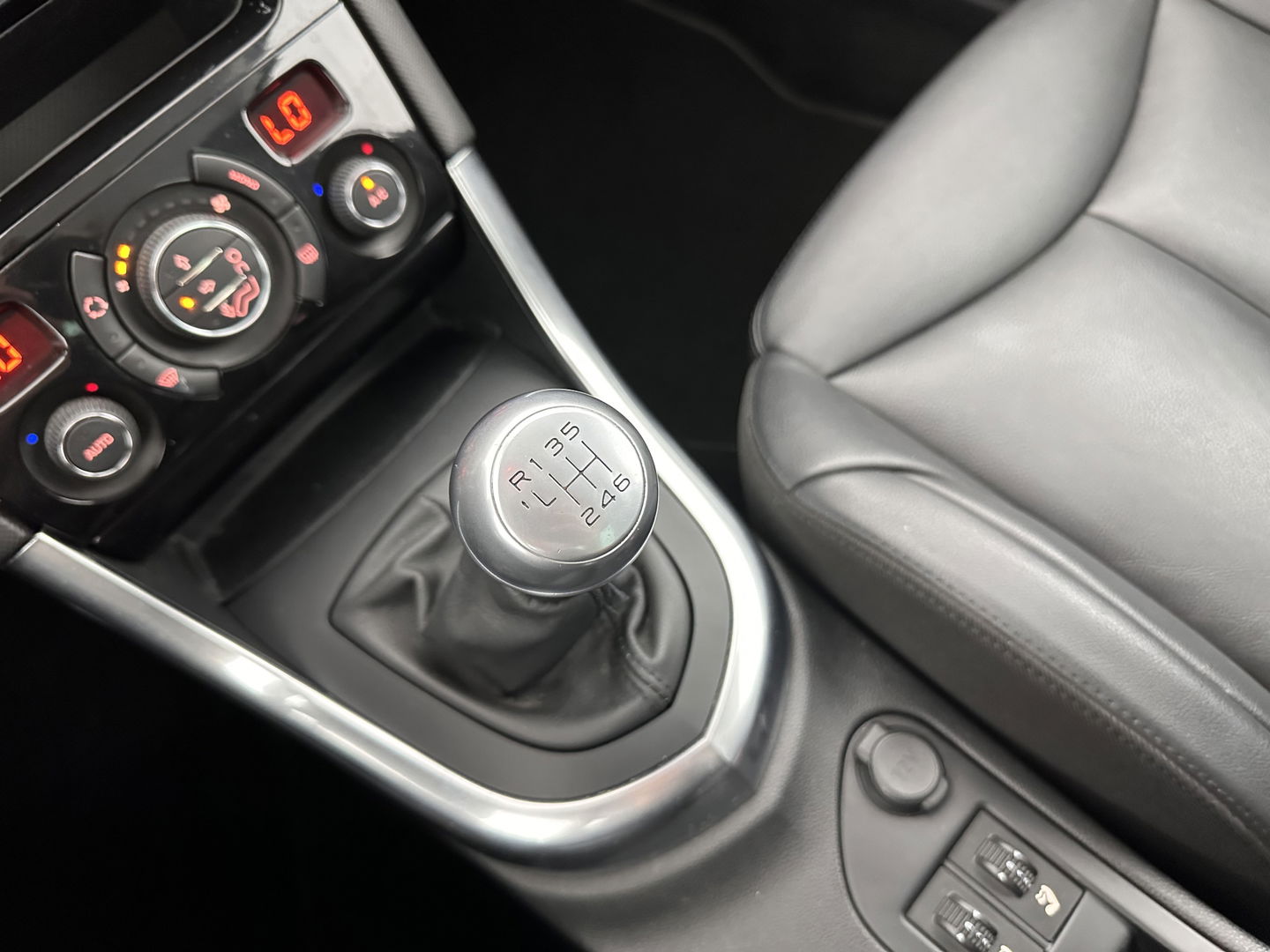 Peugeot 308 CC 1.6 THP Noir & Blanc *FULL-LEATHER | NAVI-FULLMAP | AIR-SCARF | SPORT/HEATED-SEATS | ECC | PDC | CRUISE | 18''ALU*