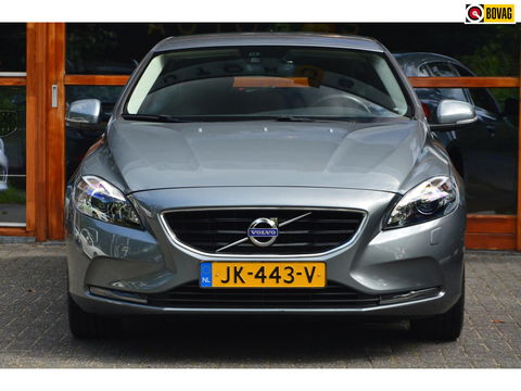 Volvo V40 T3 | Stoelverwarming | trekhaak | Cruise Control | VOC | Standkachel | High Performance Audio |