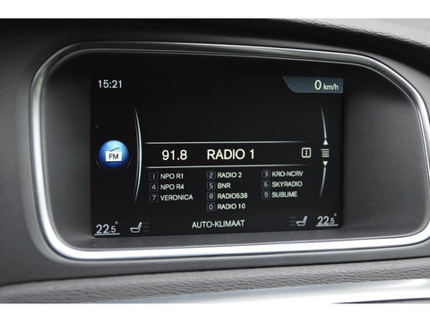 Volvo V40 T3 | Stoelverwarming | trekhaak | Cruise Control | VOC | Standkachel | High Performance Audio |