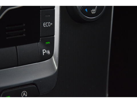 Volvo V40 T3 | Stoelverwarming | trekhaak | Cruise Control | VOC | Standkachel | High Performance Audio |