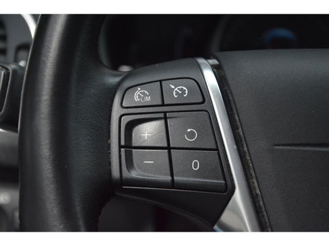 Volvo V40 T3 | Stoelverwarming | trekhaak | Cruise Control | VOC | Standkachel | High Performance Audio |