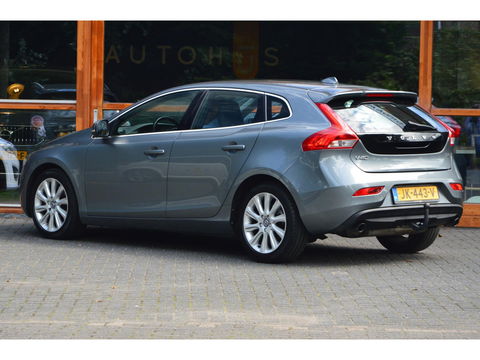 Volvo V40 T3 | Stoelverwarming | trekhaak | Cruise Control | VOC | Standkachel | High Performance Audio |