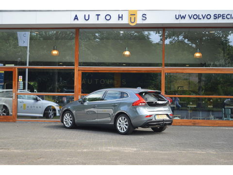 Volvo V40 T3 | Stoelverwarming | trekhaak | Cruise Control | VOC | Standkachel | High Performance Audio |