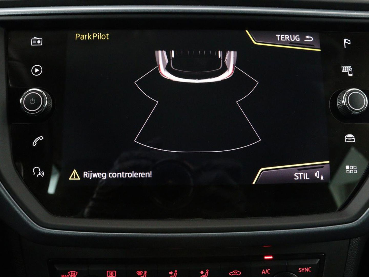 SEAT Arona 1.0 TSI Style | Carplay | Climate control | Navigatie | Parkeerhulp | Cruise control | Bluetooth | Getint glas