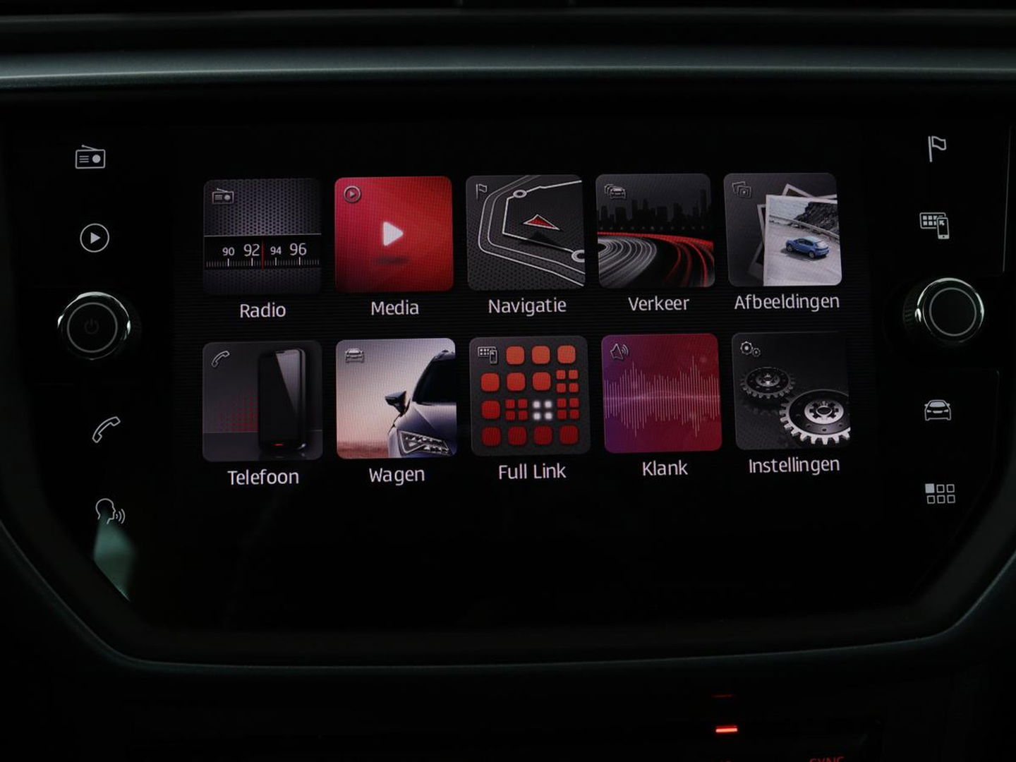 SEAT Arona 1.0 TSI Style | Carplay | Climate control | Navigatie | Parkeerhulp | Cruise control | Bluetooth | Getint glas