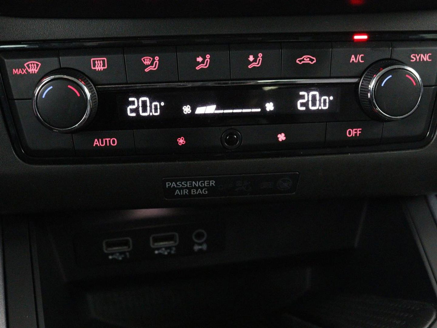 SEAT Arona 1.0 TSI Style | Carplay | Climate control | Navigatie | Parkeerhulp | Cruise control | Bluetooth | Getint glas