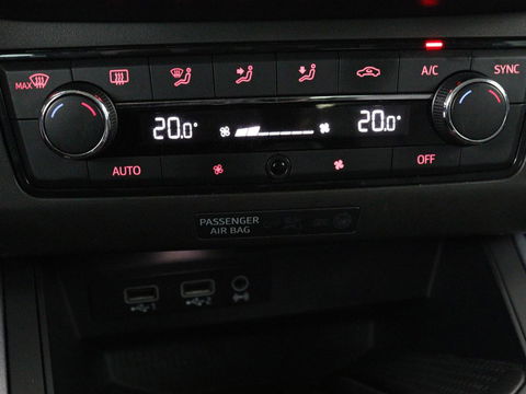 SEAT Arona 1.0 TSI Style | Carplay | Climate control | Navigatie | Parkeerhulp | Cruise control | Bluetooth | Getint glas