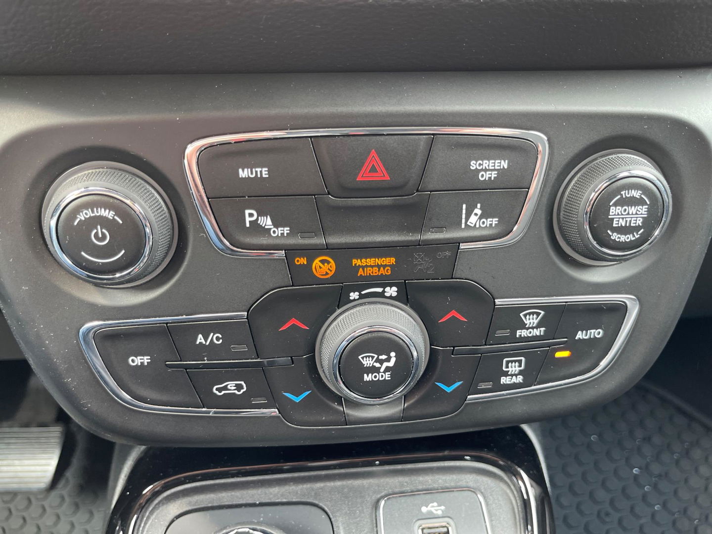 Jeep Compass 1.4 MultiAir Opening Edition 4x4 AUTOMAAT LEER NAVI CAMERA TREKHAAK
