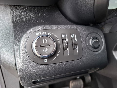 Opel Combo 1.5D L2H1 Edition AUTOMAAT / AIRCO / CRUISE CONTROLE / TREKHAAK / EURO 6