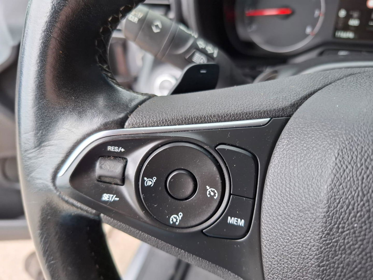 Opel Combo 1.5D L2H1 Edition AUTOMAAT / AIRCO / CRUISE CONTROLE / TREKHAAK / EURO 6