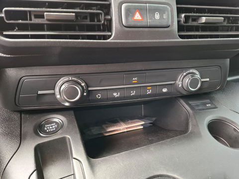 Opel Combo 1.5D L2H1 Edition AUTOMAAT / AIRCO / CRUISE CONTROLE / TREKHAAK / EURO 6