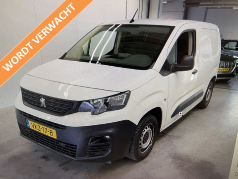 Peugeot Partner 1.2 PureTech Premium / benzine grijs kenteken / originele Nederlandse bus ! / vaste prijs rijklaar € 13.450 ex btw / lease vanaf € 227 / airco / euro 6