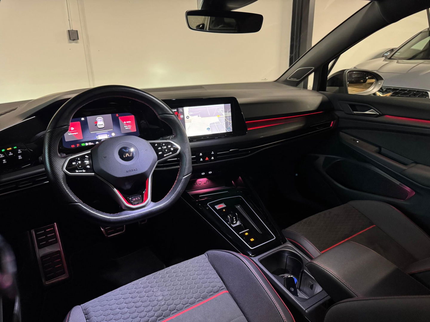 Volkswagen Golf 2.0 TSI GTI CLUBSPORT PANO HUD VOL