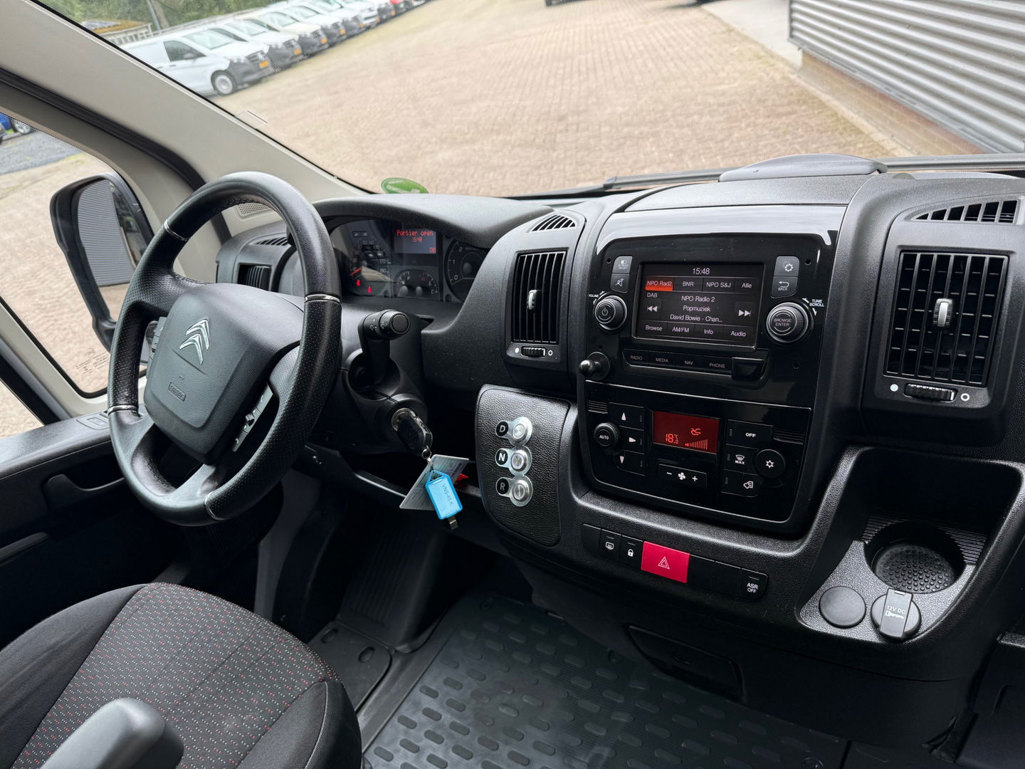 Citroën e-Jumper 70 kWh AC + DC Laden - 100 % Elektrische - L3H2 - Camera - Airco