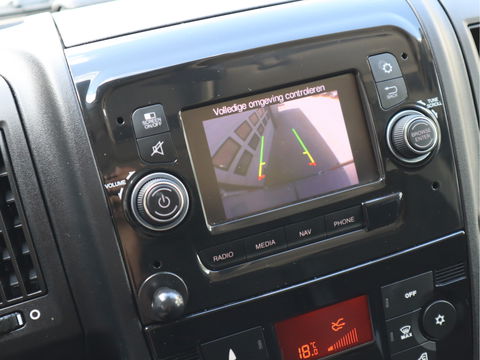 Citroën e-Jumper 70 kWh AC + DC Laden - 100 % Elektrische - L3H2 - Camera - Airco