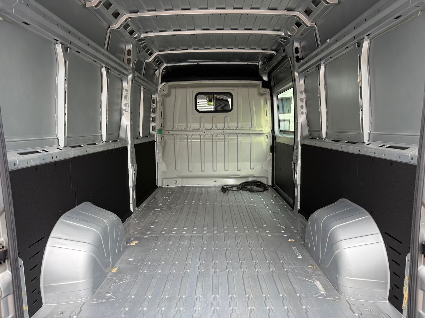 Citroƫn e-Jumper 70 kWh AC + DC Laden - 100 % Elektrische - L3H2 - Camera - Airco