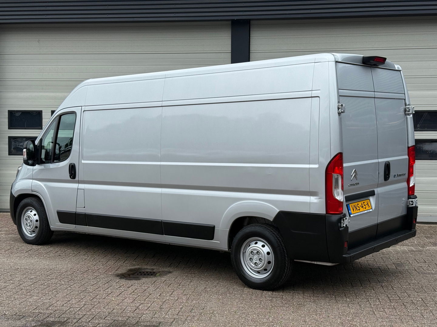 Citroƫn e-Jumper 70 kWh AC + DC Laden - 100 % Elektrische - L3H2 - Camera - Airco