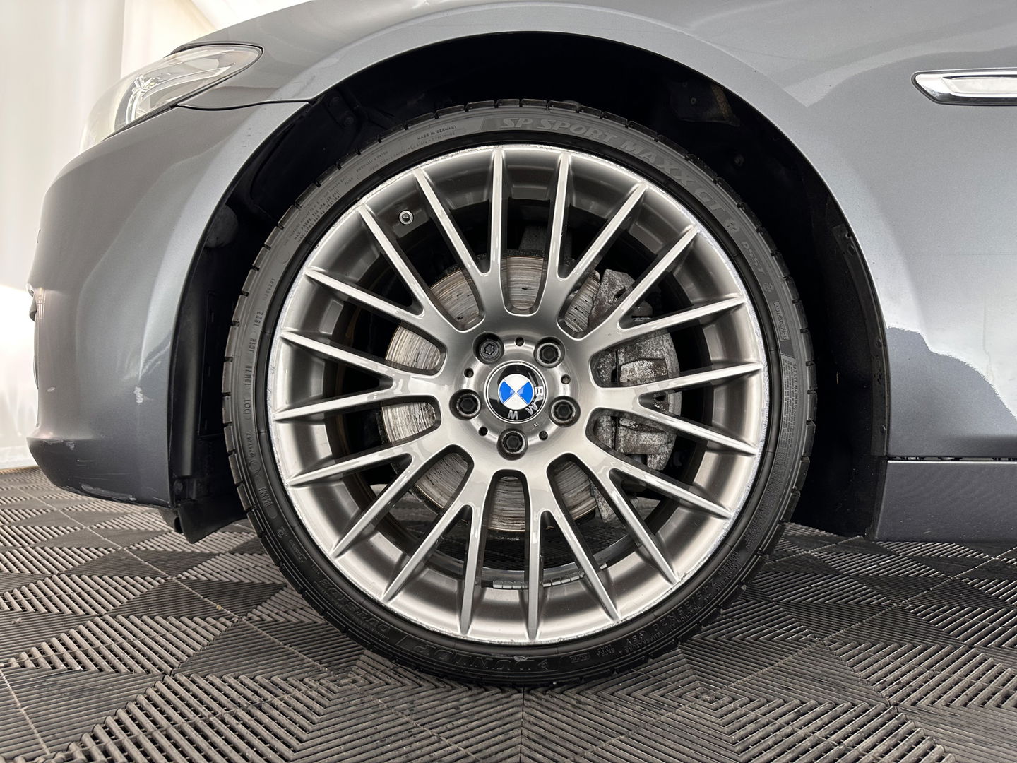 BMW 5 Serie Touring 530d High Executive Aut. *PANO | HEAD-UP | NIGHT-VISION | FULL-LEATHER | XENON | ADAPTIVE-CRUISE | SOFT-CLOSE | HARMAN/KARDON | MEMORY-PACK | COMFORT/HEATED-SEATS | CAMERA | KEYLESS | DIGI-COCKPIT | NAVI-FULLMAP