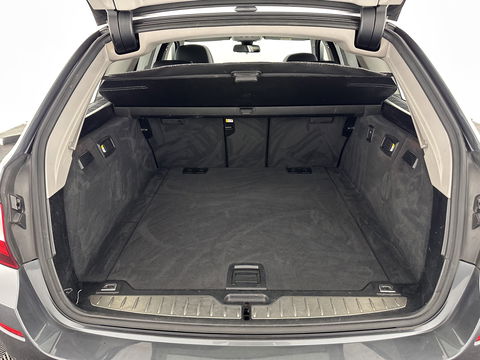 BMW 5 Serie Touring 530d High Executive Aut. *PANO | HEAD-UP | NIGHT-VISION | FULL-LEATHER | XENON | ADAPTIVE-CRUISE | SOFT-CLOSE | HARMAN/KARDON | MEMORY-PACK | COMFORT/HEATED-SEATS | CAMERA | KEYLESS | DIGI-COCKPIT | NAVI-FULLMAP