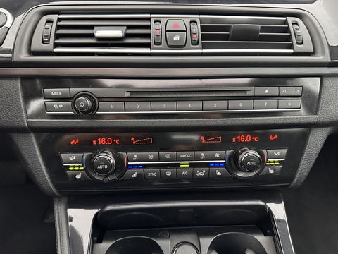 BMW 5 Serie Touring 530d High Executive Aut. *PANO | HEAD-UP | NIGHT-VISION | FULL-LEATHER | XENON | ADAPTIVE-CRUISE | SOFT-CLOSE | HARMAN/KARDON | MEMORY-PACK | COMFORT/HEATED-SEATS | CAMERA | KEYLESS | DIGI-COCKPIT | NAVI-FULLMAP