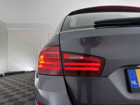 BMW 5 Serie Touring 530d High Executive Aut. *PANO | HEAD-UP | NIGHT-VISION | FULL-LEATHER | XENON | ADAPTIVE-CRUISE | SOFT-CLOSE | HARMAN/KARDON | MEMORY-PACK | COMFORT/HEATED-SEATS | CAMERA | KEYLESS | DIGI-COCKPIT | NAVI-FULLMAP