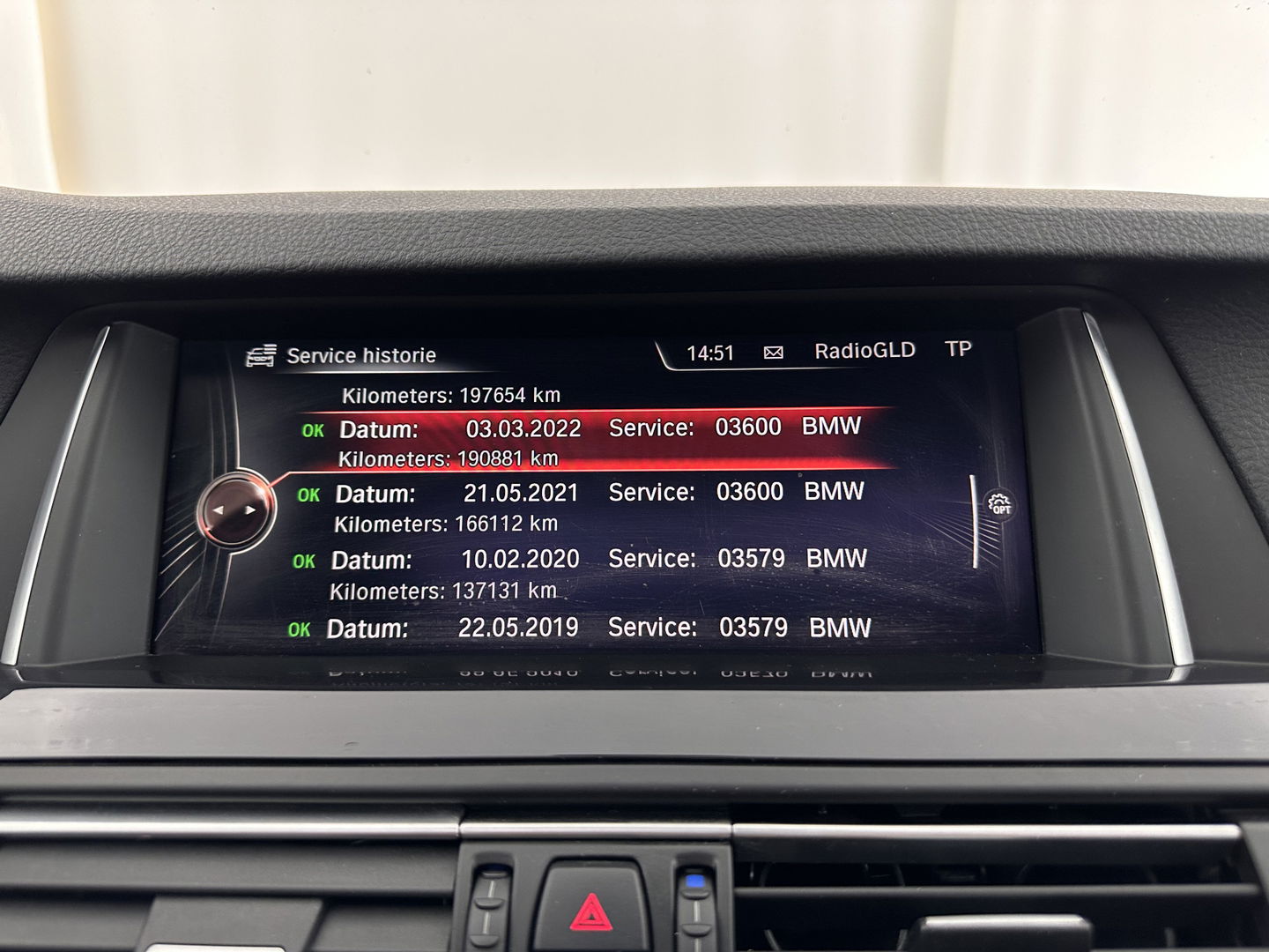 BMW 5 Serie Touring 530d High Executive Aut. *PANO | HEAD-UP | NIGHT-VISION | FULL-LEATHER | XENON | ADAPTIVE-CRUISE | SOFT-CLOSE | HARMAN/KARDON | MEMORY-PACK | COMFORT/HEATED-SEATS | CAMERA | KEYLESS | DIGI-COCKPIT | NAVI-FULLMAP