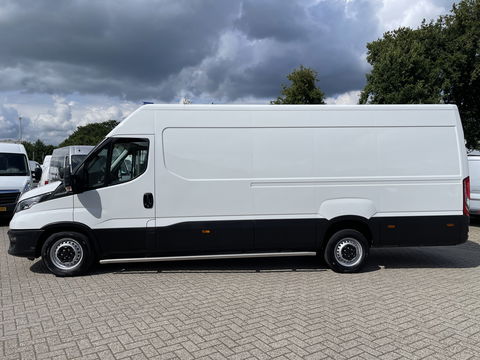Iveco Daily 35S14V 2.3 136pk 410 L4H2 Himatic automaat / vaste prijs rijklaar € 23.950 ex btw / lease vanaf € 391 / trekhaak 3500 kg / airco / cruise control / laadruimte 475 cm lang !