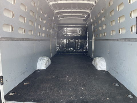 Iveco Daily 35S14V 2.3 136pk 410 L4H2 Himatic automaat / vaste prijs rijklaar € 23.950 ex btw / lease vanaf € 391 / trekhaak 3500 kg / airco / cruise control / laadruimte 475 cm lang !