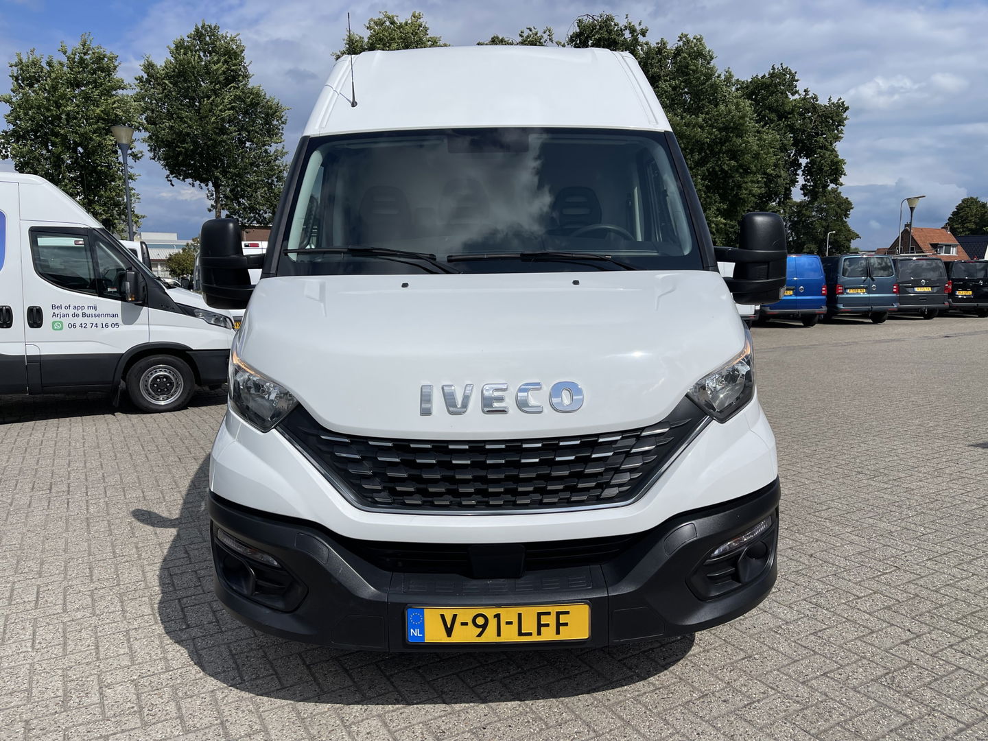 Iveco Daily 35S14V 2.3 136pk 410 L4H2 Himatic automaat / vaste prijs rijklaar € 23.950 ex btw / lease vanaf € 391 / trekhaak 3500 kg / airco / cruise control / laadruimte 475 cm lang !
