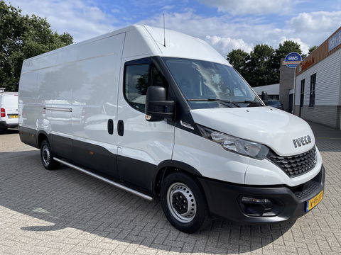 Iveco Daily 35S14V 2.3 136pk 410 L4H2 Himatic automaat / vaste prijs rijklaar € 23.950 ex btw / lease vanaf € 391 / trekhaak 3500 kg / airco / cruise control / laadruimte 475 cm lang !