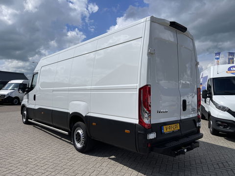 Iveco Daily 35S14V 2.3 136pk 410 L4H2 Himatic automaat / vaste prijs rijklaar € 23.950 ex btw / lease vanaf € 391 / trekhaak 3500 kg / airco / cruise control / laadruimte 475 cm lang !