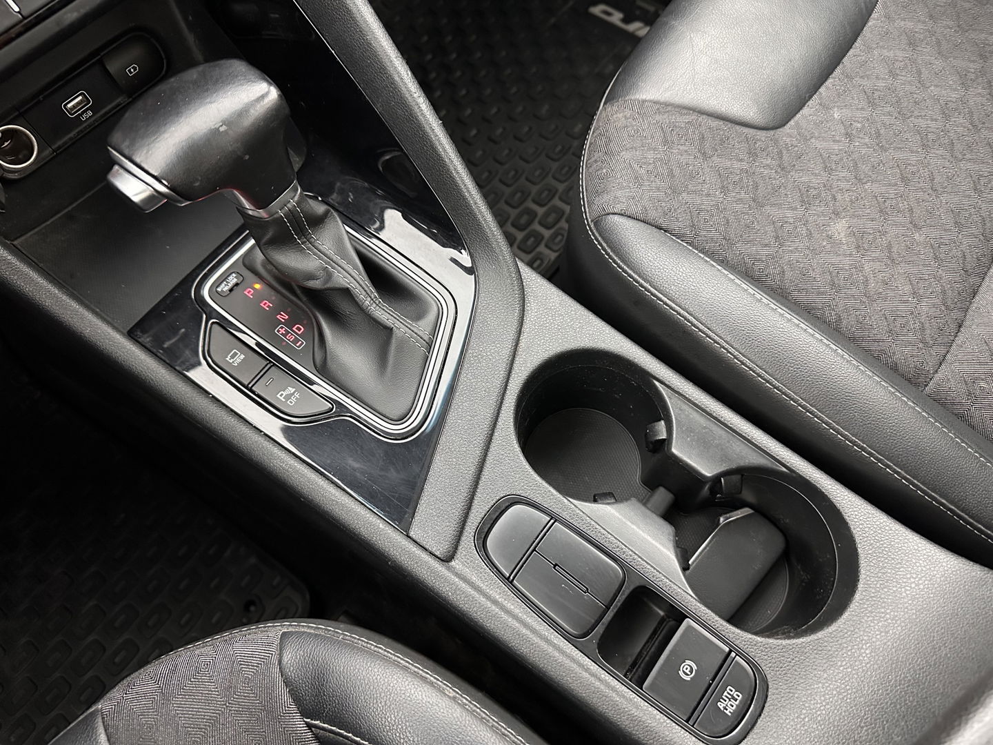 Kia Niro 1.6 GDi Hybrid DynamicLine (INCL.BTW) *ADAPTIVE-CRUISE | 1/2LEATHER | NAVI-FULLMAP | COMFORT-SEATS | CAMERA | DAB+ | KEYLESS | 16''ALU | ECC | PDC*