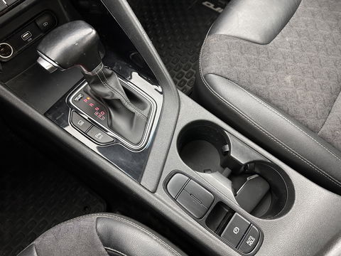 Kia Niro 1.6 GDi Hybrid DynamicLine (INCL.BTW) *ADAPTIVE-CRUISE | 1/2LEATHER | NAVI-FULLMAP | COMFORT-SEATS | CAMERA | DAB+ | KEYLESS | 16''ALU | ECC | PDC*