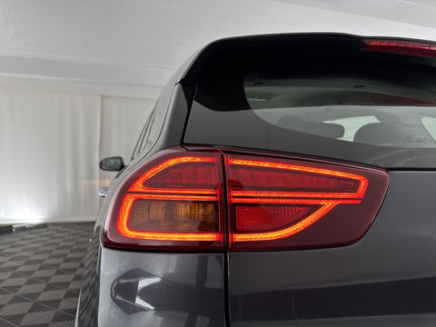 Kia Niro 1.6 GDi Hybrid DynamicLine (INCL.BTW) *ADAPTIVE-CRUISE | 1/2LEATHER | NAVI-FULLMAP | COMFORT-SEATS | CAMERA | DAB+ | KEYLESS | 16''ALU | ECC | PDC*