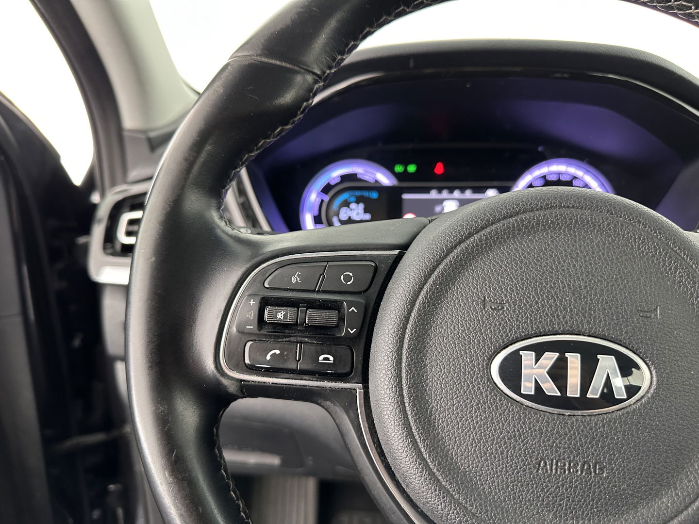 Kia Niro 1.6 GDi Hybrid DynamicLine (INCL.BTW) *ADAPTIVE-CRUISE | 1/2LEATHER | NAVI-FULLMAP | COMFORT-SEATS | CAMERA | DAB+ | KEYLESS | 16''ALU | ECC | PDC*
