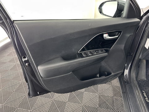 Kia Niro 1.6 GDi Hybrid DynamicLine (INCL.BTW) *ADAPTIVE-CRUISE | 1/2LEATHER | NAVI-FULLMAP | COMFORT-SEATS | CAMERA | DAB+ | KEYLESS | 16''ALU | ECC | PDC*