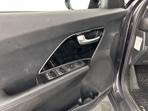 Kia Niro 1.6 GDi Hybrid DynamicLine (INCL.BTW) *ADAPTIVE-CRUISE | 1/2LEATHER | NAVI-FULLMAP | COMFORT-SEATS | CAMERA | DAB+ | KEYLESS | 16''ALU | ECC | PDC*